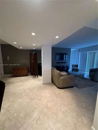 $4,200 | 77 Crandon Boulevard, Unit 9E, Key Biscayne, FL 33149