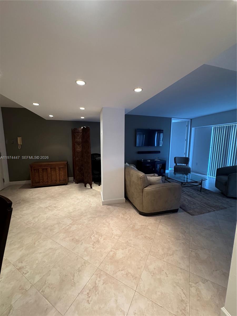 77 Crandon Boulevard, Unit 9E Key Biscayne, FL 33149 - Photo 7 of 11