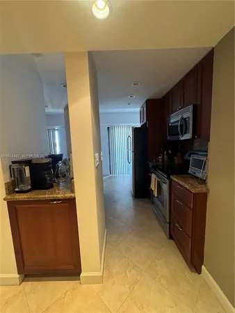 $4,200 | 77 Crandon Boulevard, Unit 9E, Key Biscayne, FL 33149