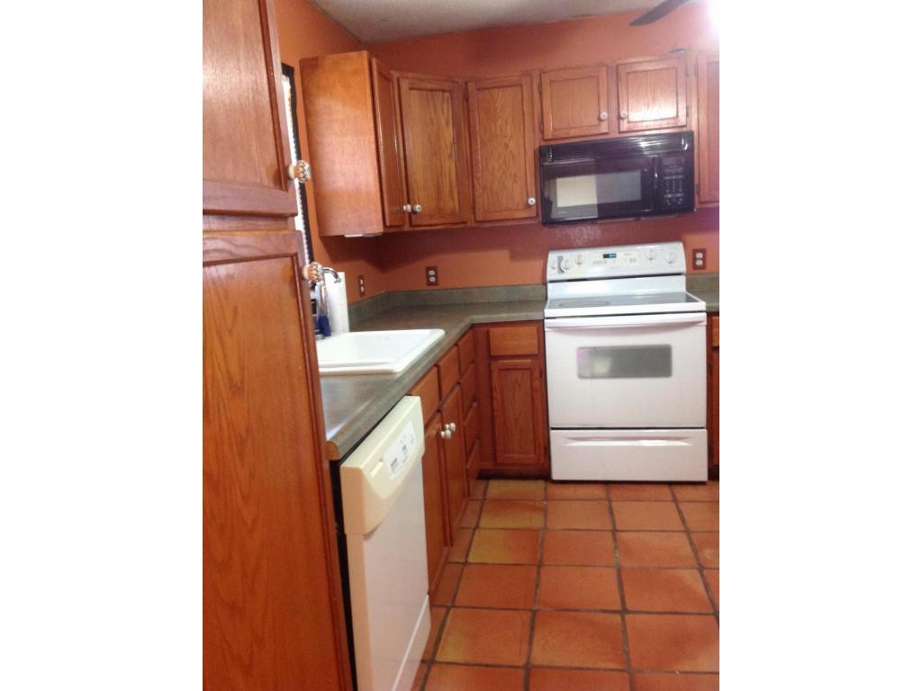 1122 Berry Road Elizabethton, TN 37643 - Photo 3 of 22 Kitchen