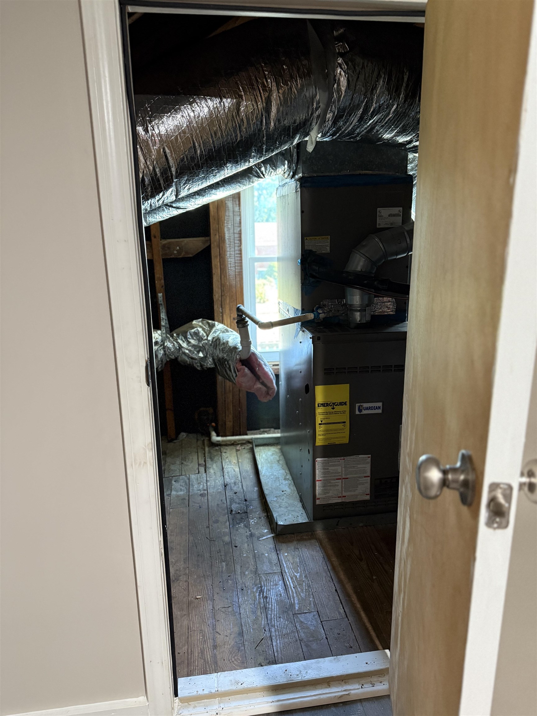 991 McEvers Road Memphis, TN 38111 - Photo 25 of 28 Utilities with heating unit