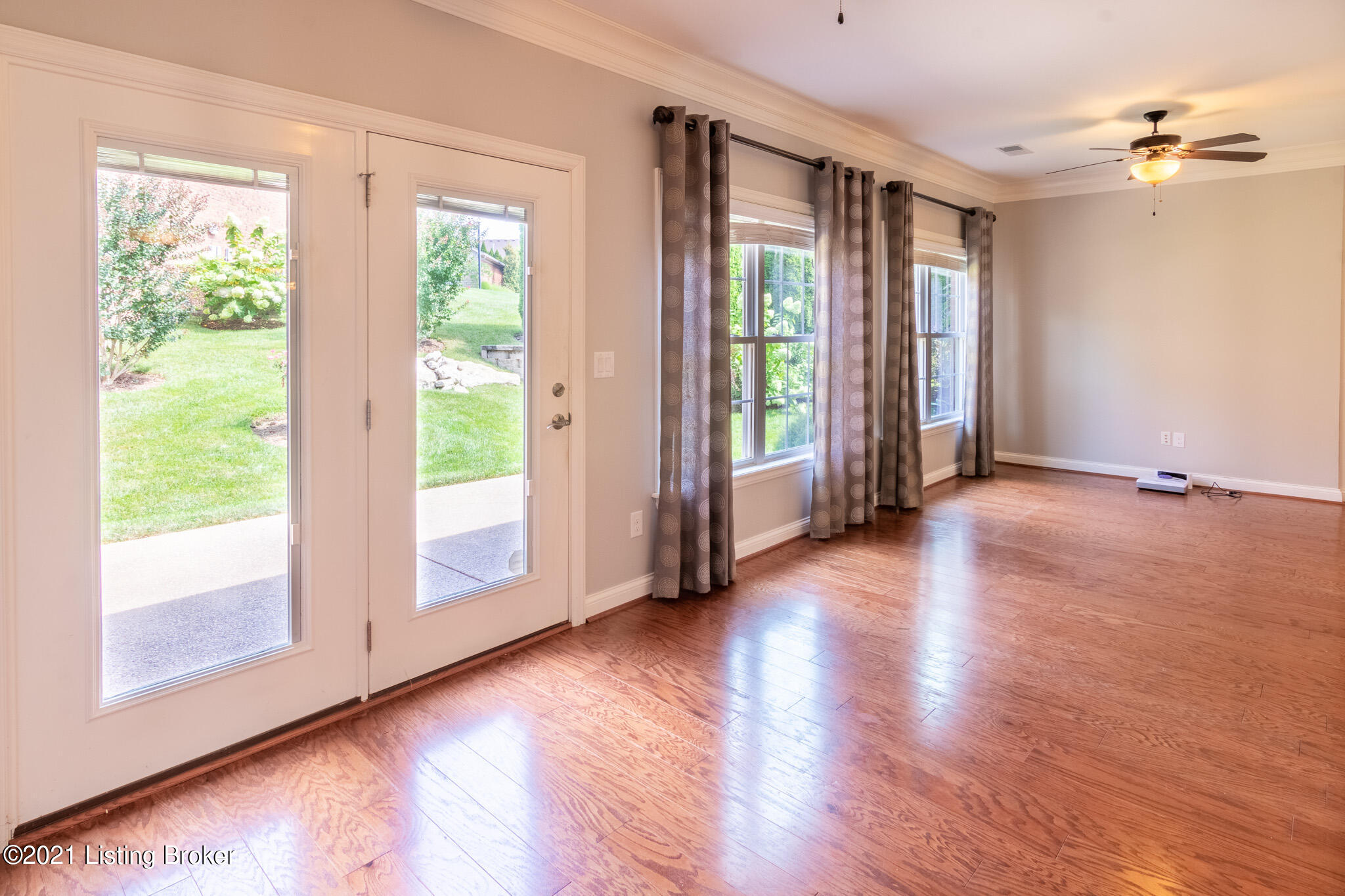 10607 Riva Road Louisville, KY 40223 - Photo 20 of 39 35