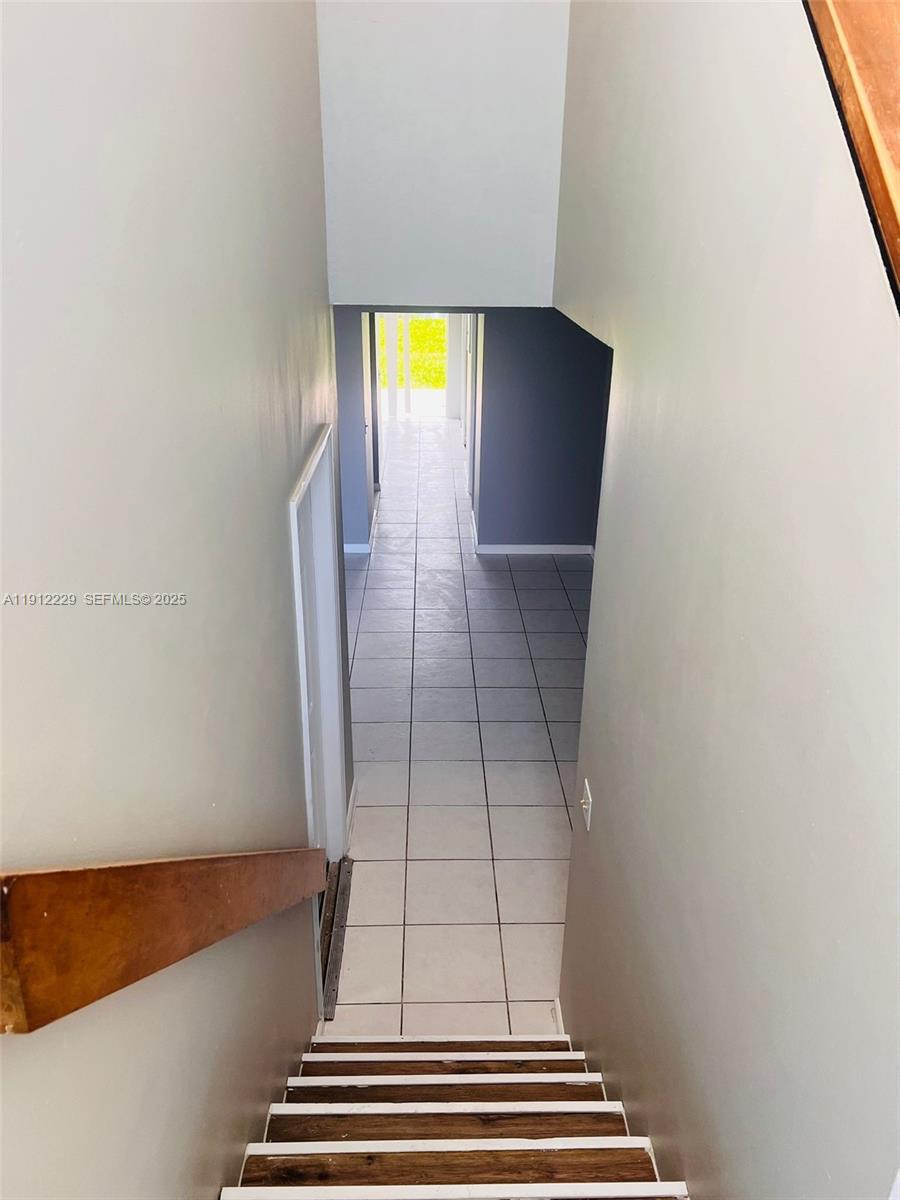 5130 Elmhurst Road, Unit H West Palm Beach, FL 33417 - Photo 12 of 15 a view of an entryway