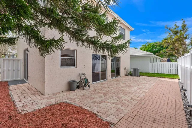 $525,000 | 9918 Northwest 2nd Court, Plantation, FL 33324