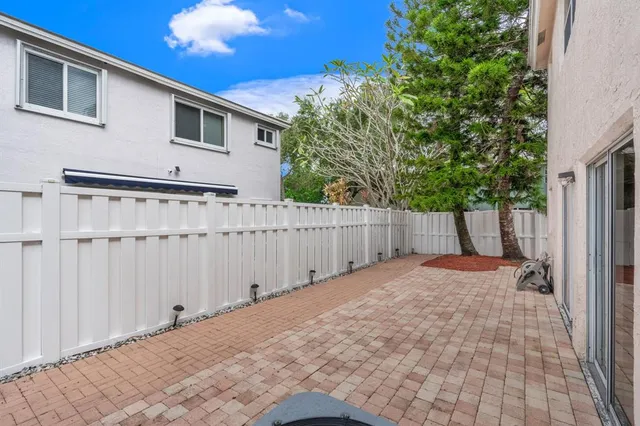 $525,000 | 9918 Northwest 2nd Court, Plantation, FL 33324