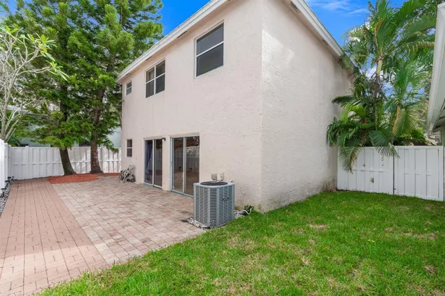$525,000 | 9918 Northwest 2nd Court, Plantation, FL 33324
