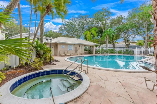 $525,000 | 9918 Northwest 2nd Court, Plantation, FL 33324