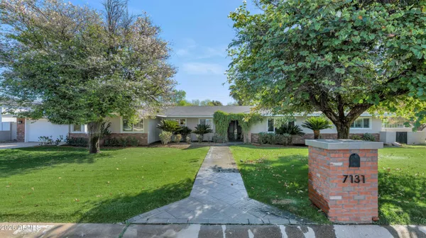 $1,395,000 | 7131 North 12th Place, Phoenix, AZ 85020