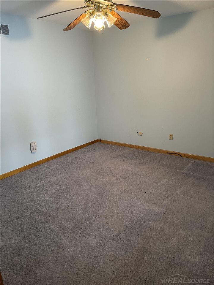 349 Grace Avenue Rochester, MI 48307 - Photo 10 of 31 50064775-9.JPG