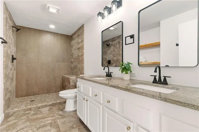 $565,000 | 18450 246th Street, Tonganoxie, KS 66086