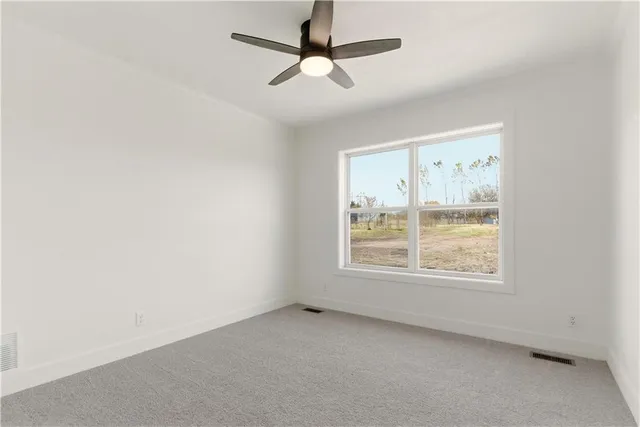 $565,000 | 18450 246th Street, Tonganoxie, KS 66086