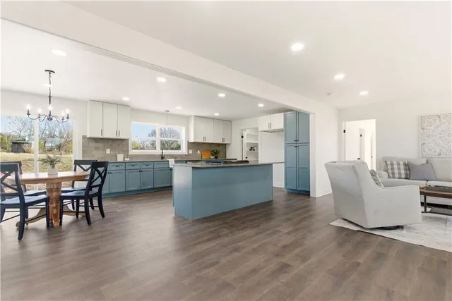 $565,000 | 18450 246th Street, Tonganoxie, KS 66086