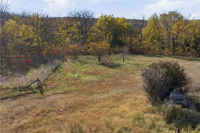 $565,000 | 18450 246th Street, Tonganoxie, KS 66086