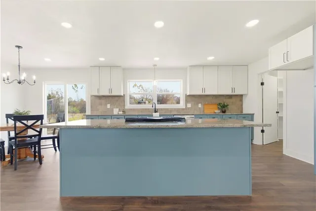 $550,000 | 18450 246th Street, Tonganoxie, KS 66086