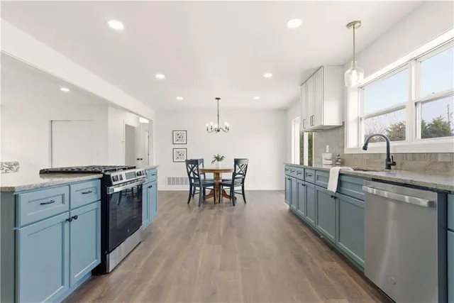 $565,000 | 18450 246th Street, Tonganoxie, KS 66086