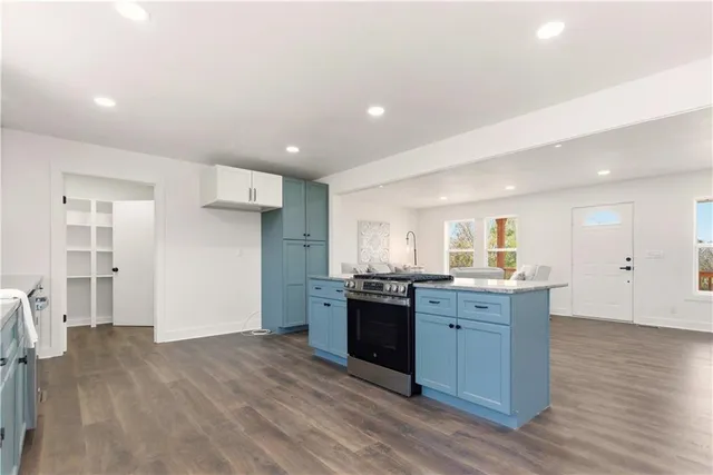 $550,000 | 18450 246th Street, Tonganoxie, KS 66086