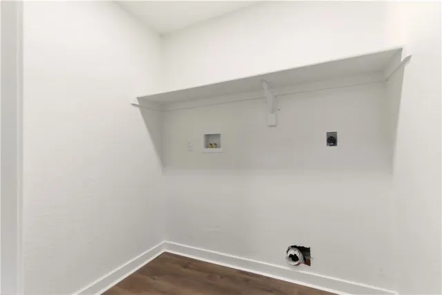 $565,000 | 18450 246th Street, Tonganoxie, KS 66086