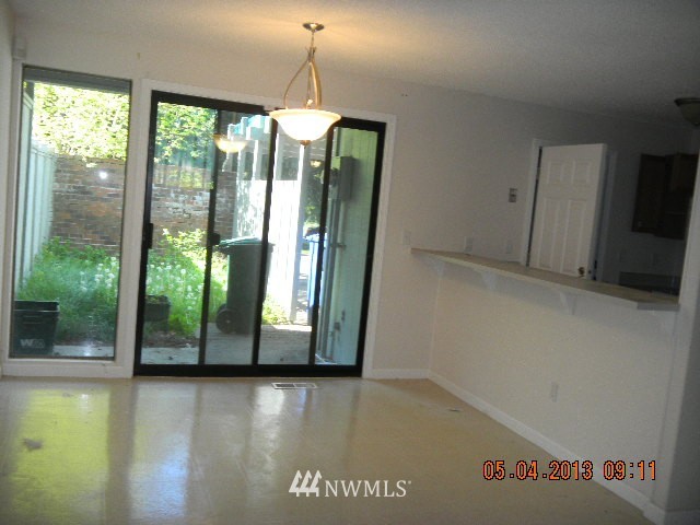 2006 Southeast 16th Court Renton, WA 98055 - Photo 3 of 10 Gallery Image 3