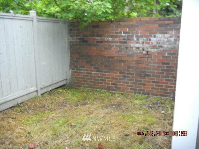 2006 Southeast 16th Court Renton, WA 98055 - Photo 7 of 10 Gallery Image 7