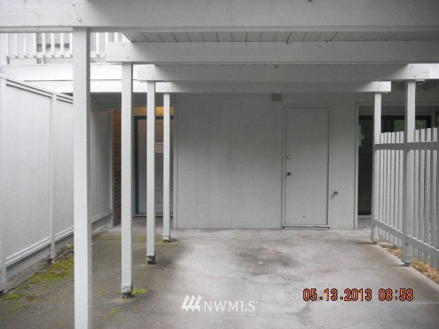 2006 Southeast 16th Court Renton, WA 98055 - Photo 8 of 10 Gallery Image 8