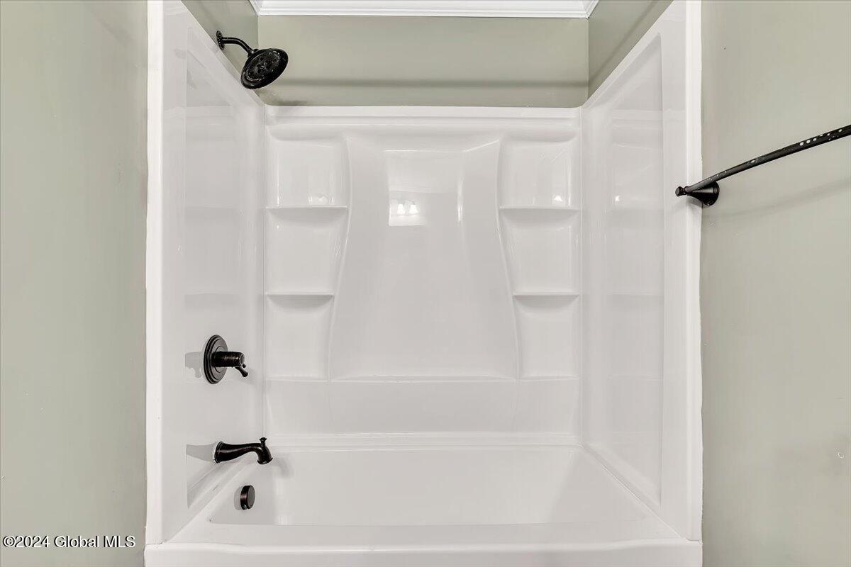 201 Maple Avenue Schenectady, NY 12302 - Photo 13 of 41 28-P1245788