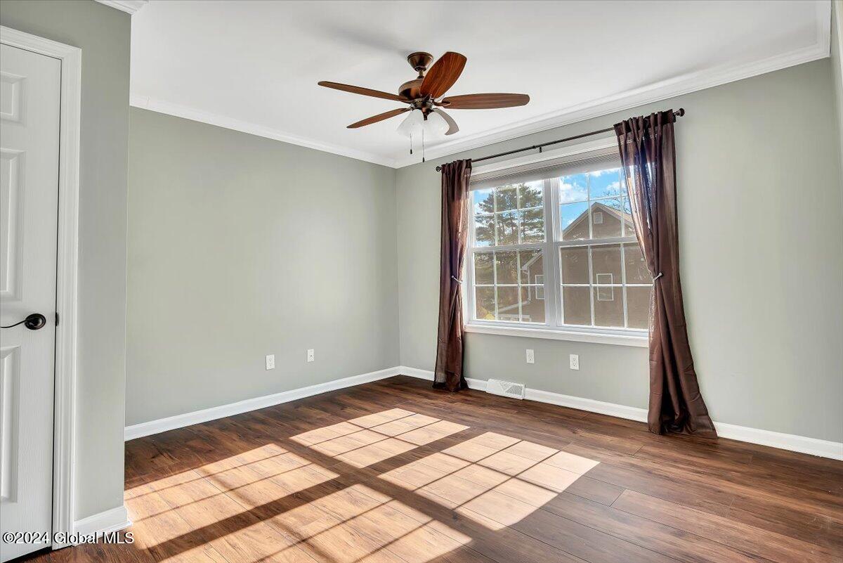 201 Maple Avenue Schenectady, NY 12302 - Photo 14 of 41 29-P1245793