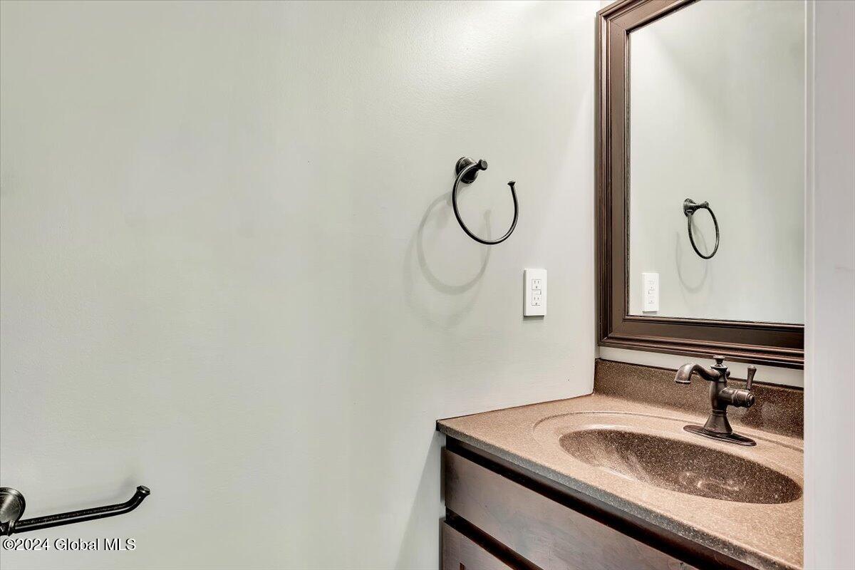 201 Maple Avenue Schenectady, NY 12302 - Photo 29 of 41 16-P1245640