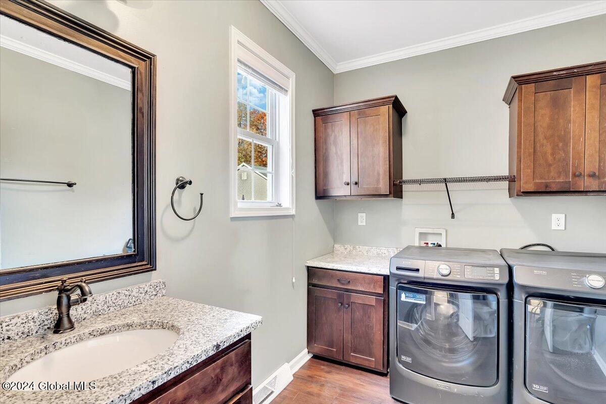 201 Maple Avenue Schenectady, NY 12302 - Photo 10 of 41 21-P1245746