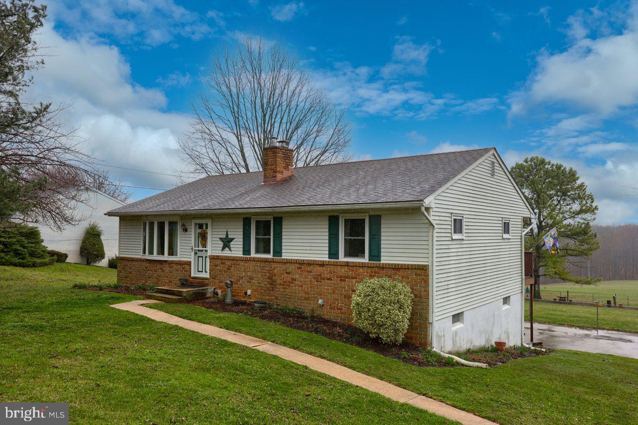 3940 North Rohrbaugh Road Seven Valleys, PA 17360 - Photo 3 of 48 Gallery Image 3
