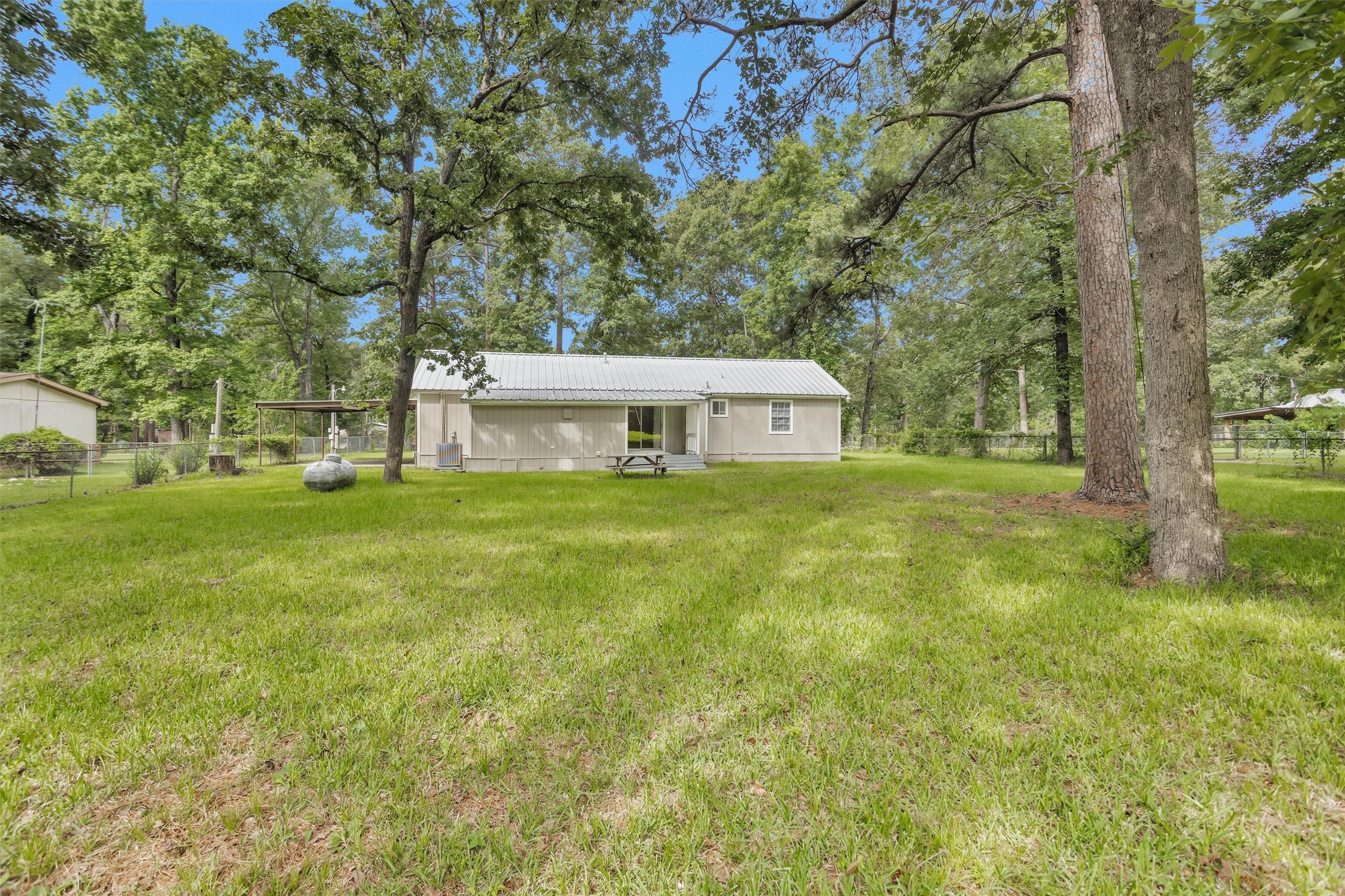 99 Main Street Huntsville, TX 77340 - Photo 43 of 47 Texas sized yard!
