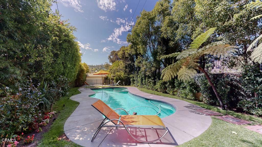 101 South Rockingham Avenue Los Angeles, CA 90049 - Photo 2 of 44