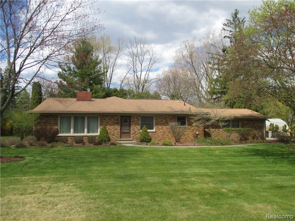368 Willow Tree Lane Rochester Hills, MI 48306 - Photo 2 of 34