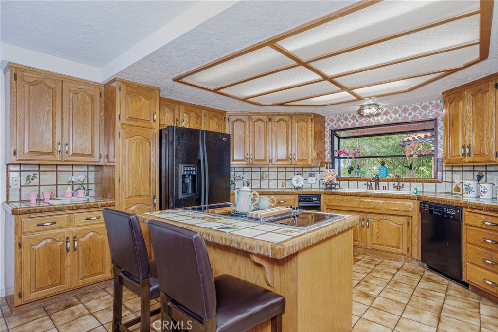 350 Roughrider Road La Verne, CA 91750 - Photo 40 of 55 Open kitchen with island.