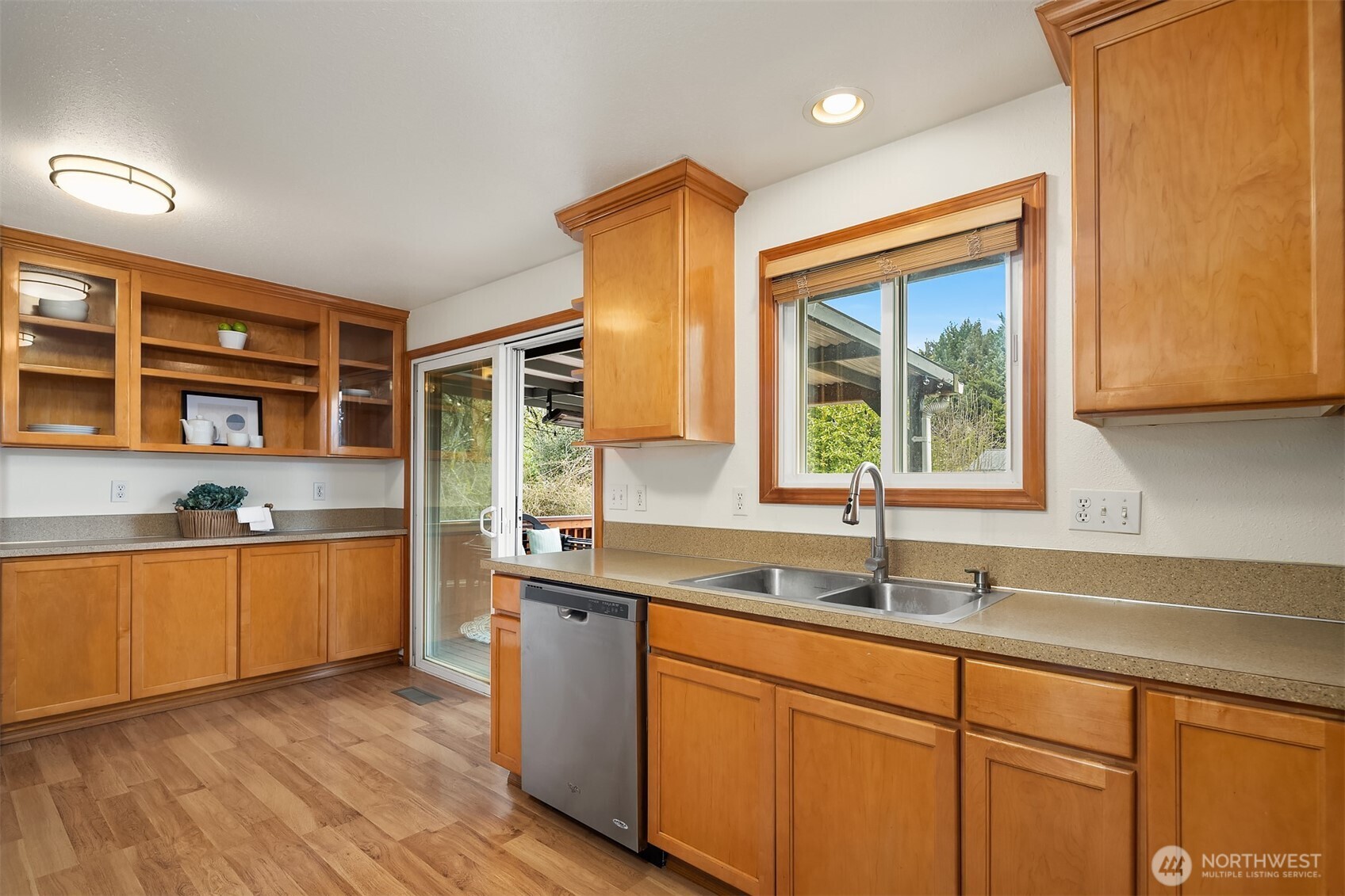 1002 South 194th Street SeaTac, WA 98148 - Photo 13 of 40
