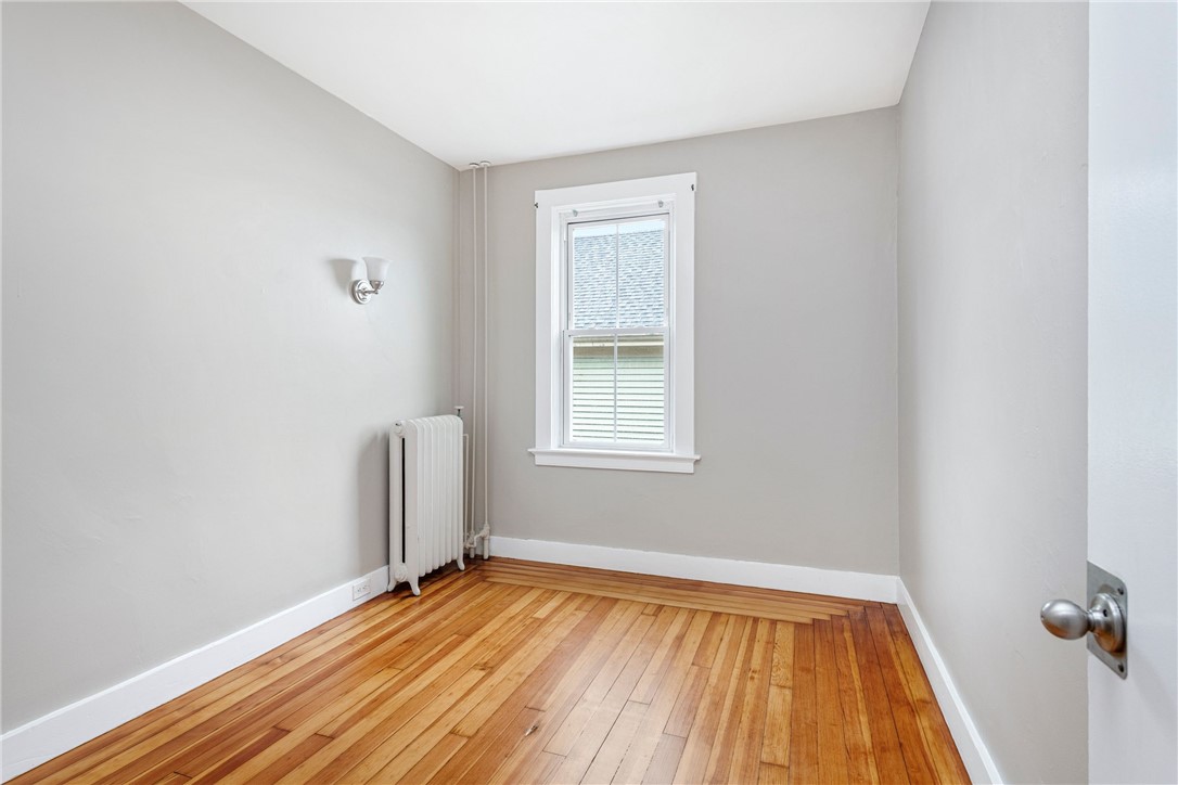 427 Spring Street, Unit 2 Newport, RI 02840 - Photo 9 of 14 Back bedroom