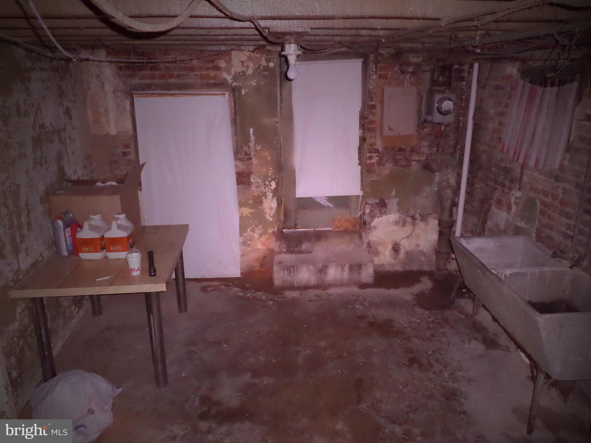 211 Fagley Street Baltimore, MD 21224 - Photo 7 of 13 Interior (General)