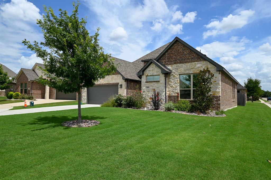 3009 West Wind Court Decatur, TX 76234 - Photo 2 of 19