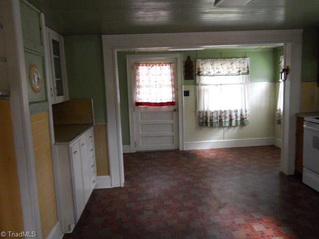 581 Brown Ridge Road Wilkesboro, NC 28697 - Photo 5 of 15 Gallery Image 5