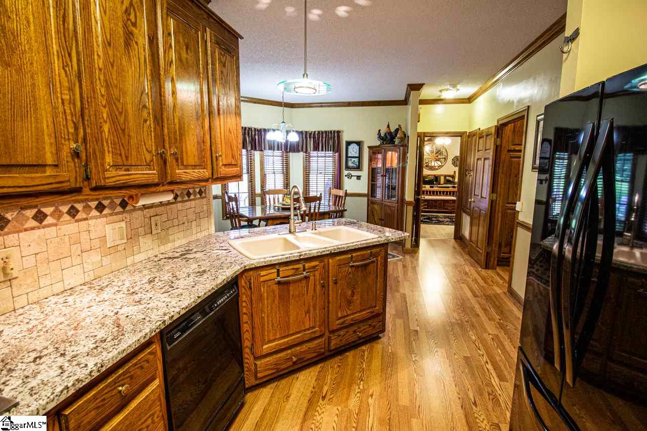408 North Silver Ridge Drive Greer, SC 29651 - Photo 15 of 36