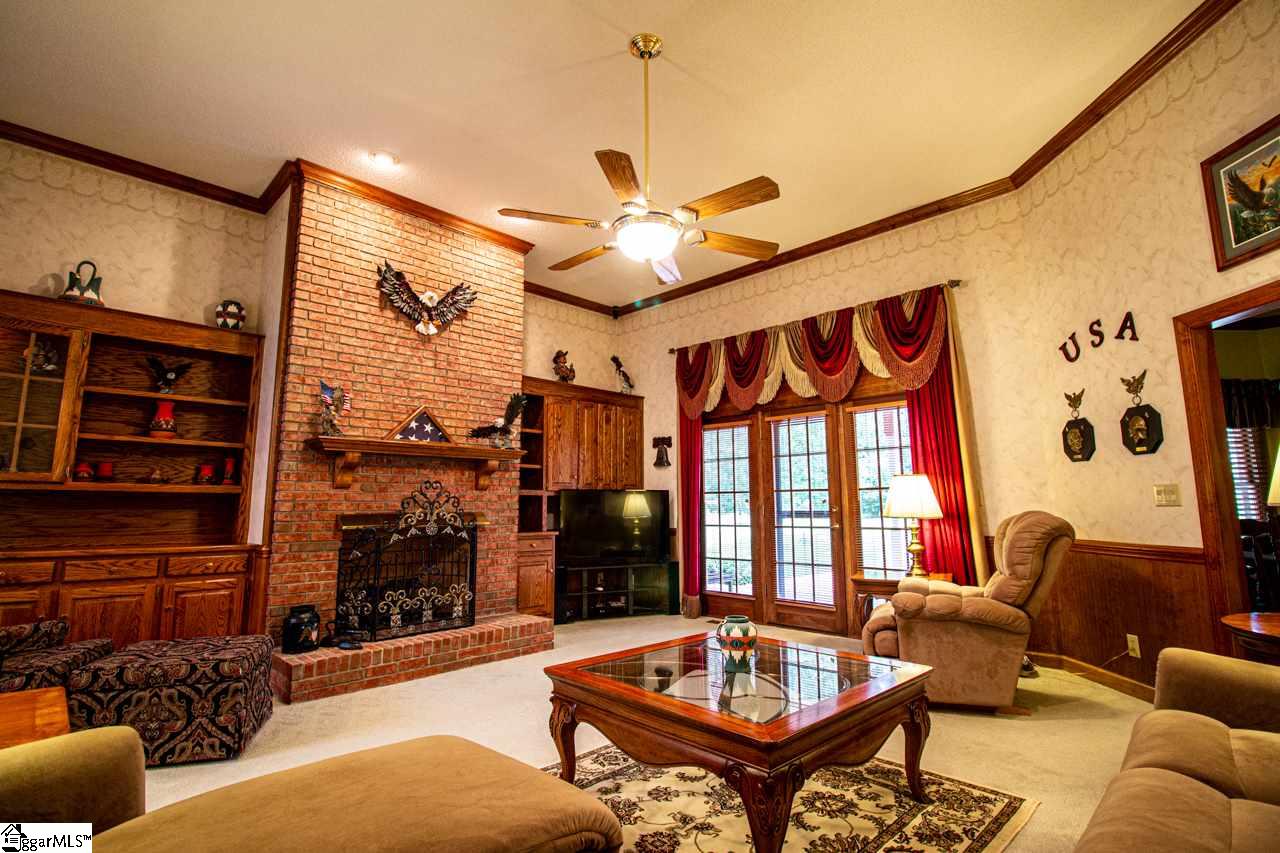 408 North Silver Ridge Drive Greer, SC 29651 - Photo 8 of 36