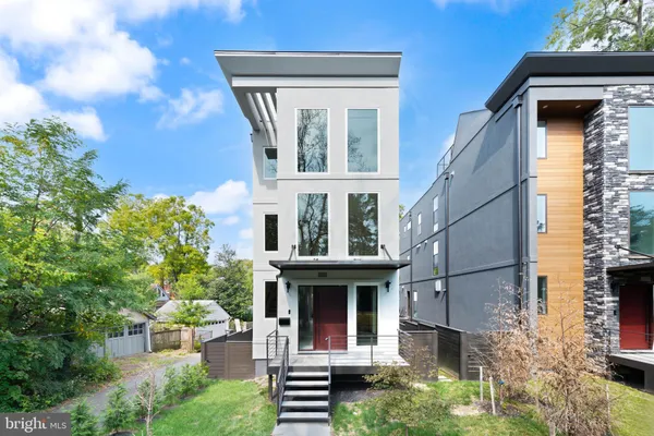 $2,325,000 | 6116 30th Street Northwest, Washington, DC 20015