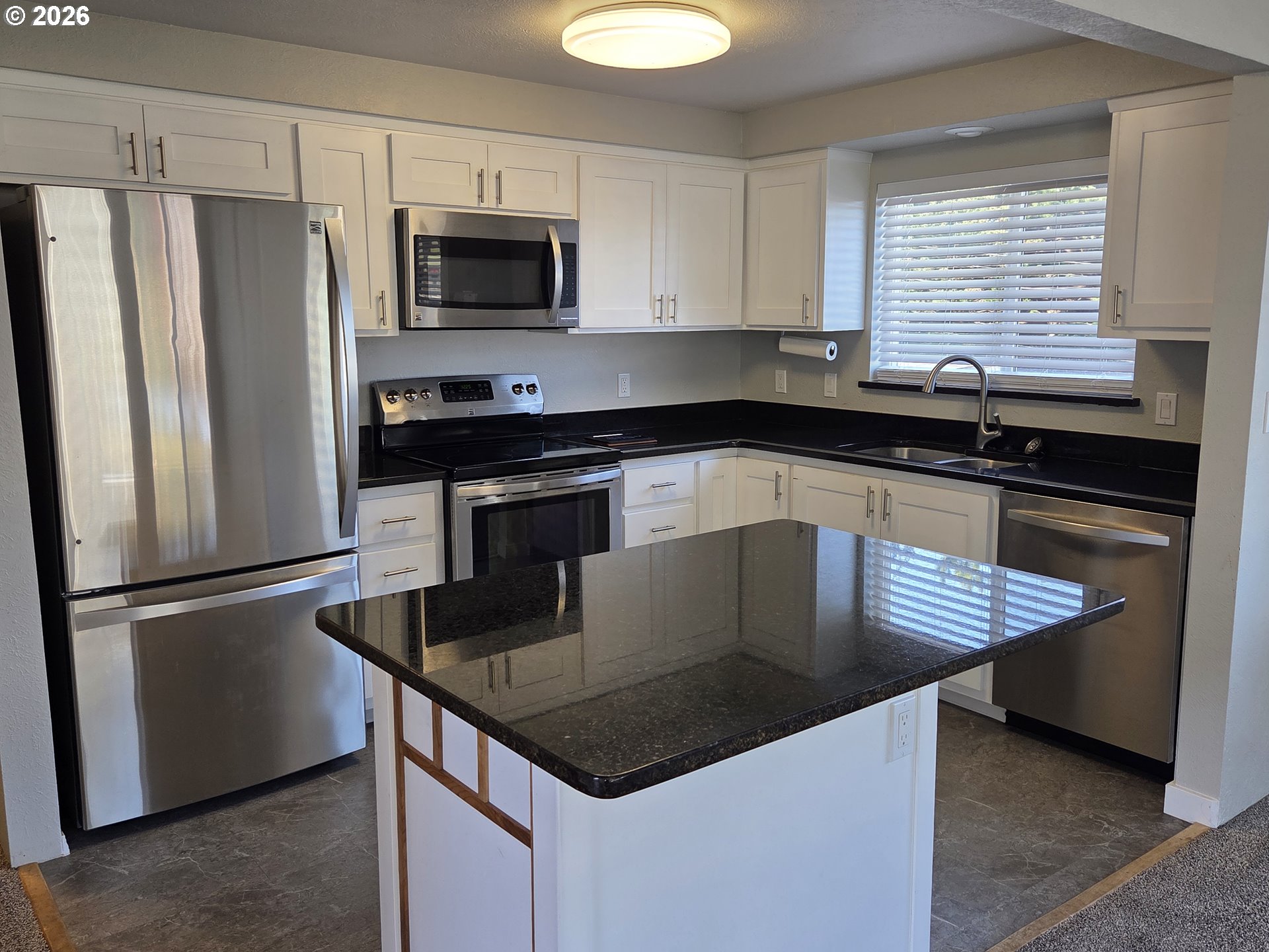 94044 Azalea Lane Gold Beach, OR 97444 - Photo 4 of 31 Kitchen