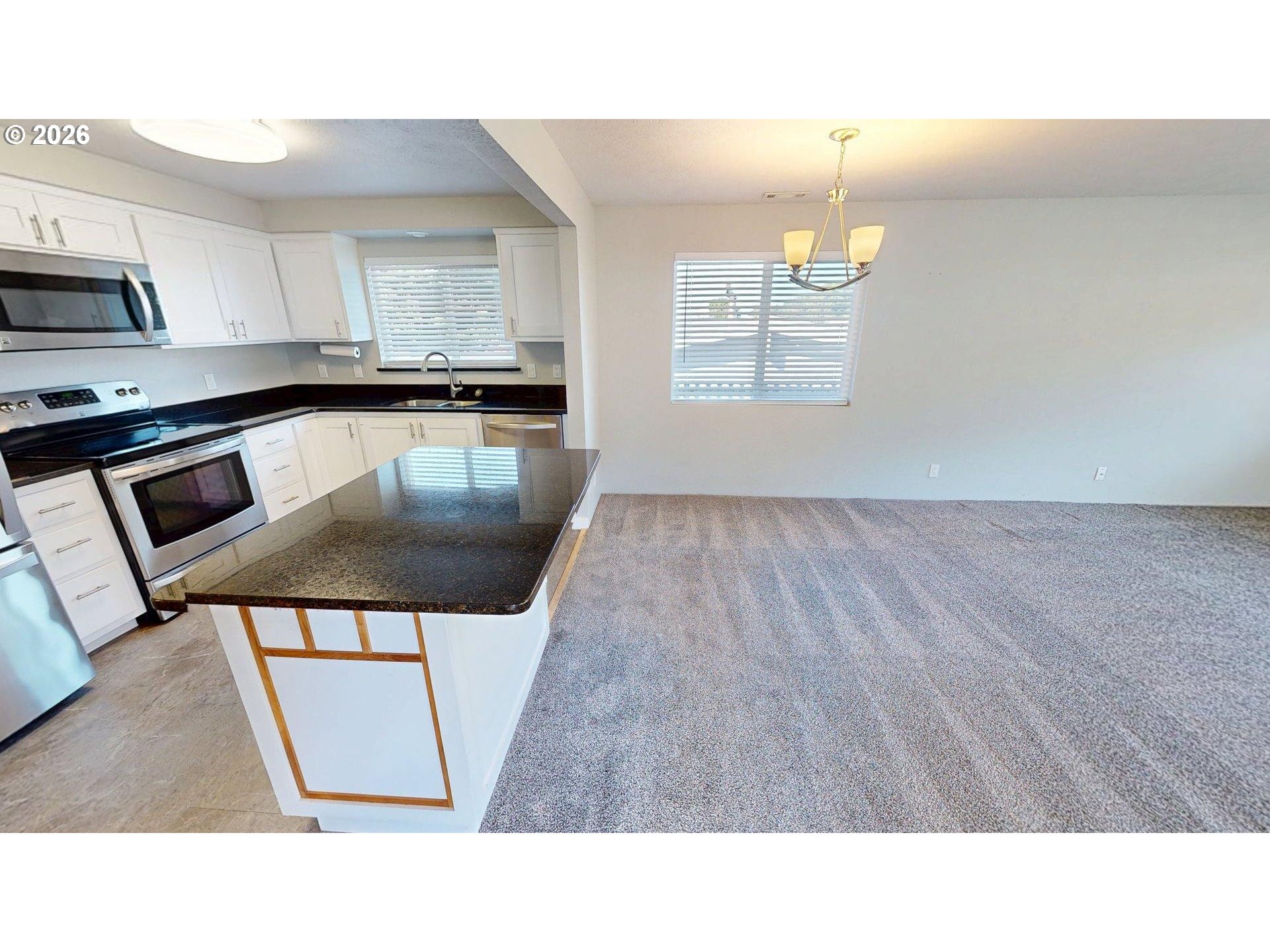 94044 Azalea Lane Gold Beach, OR 97444 - Photo 10 of 31 Kitchen/Dining Room