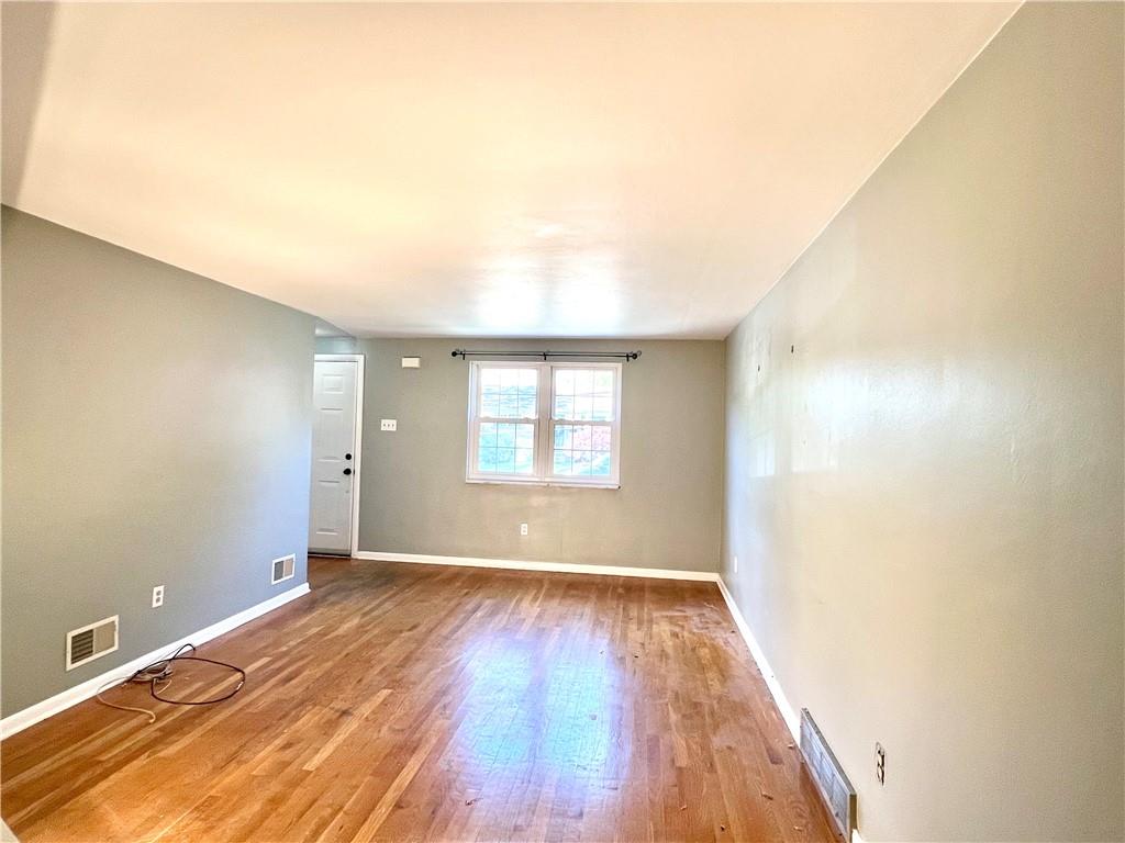 555 Lee Ave Extension Pittsburgh, PA 15237 - Photo 2 of 19