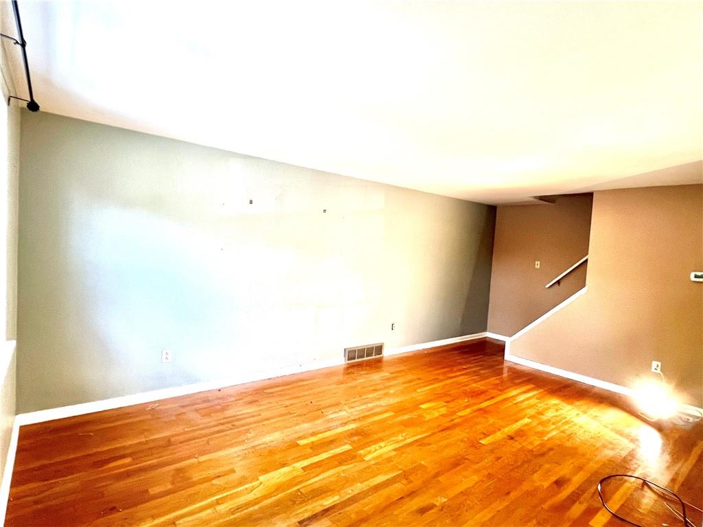 555 Lee Ave Extension Pittsburgh, PA 15237 - Photo 3 of 19