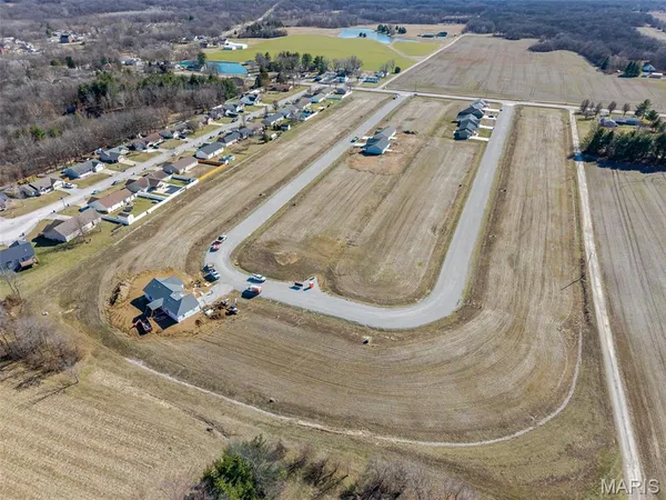 $35,980 | 4932 Fitz James Crossing, Highland, IL 62249