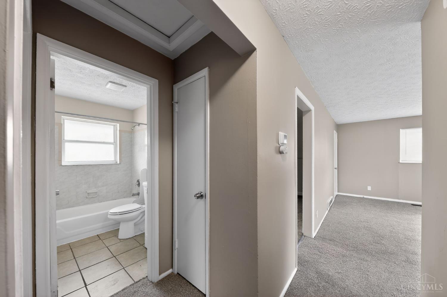 2547 Adams Road Cincinnati, OH 45231 - Photo 24 of 32