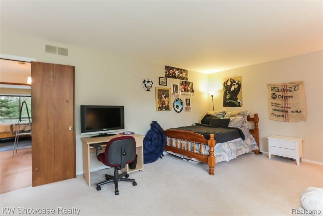 1903 Addaleen Road Highland, MI 48357 - Photo 28 of 51 022-4066410-medium.jpg