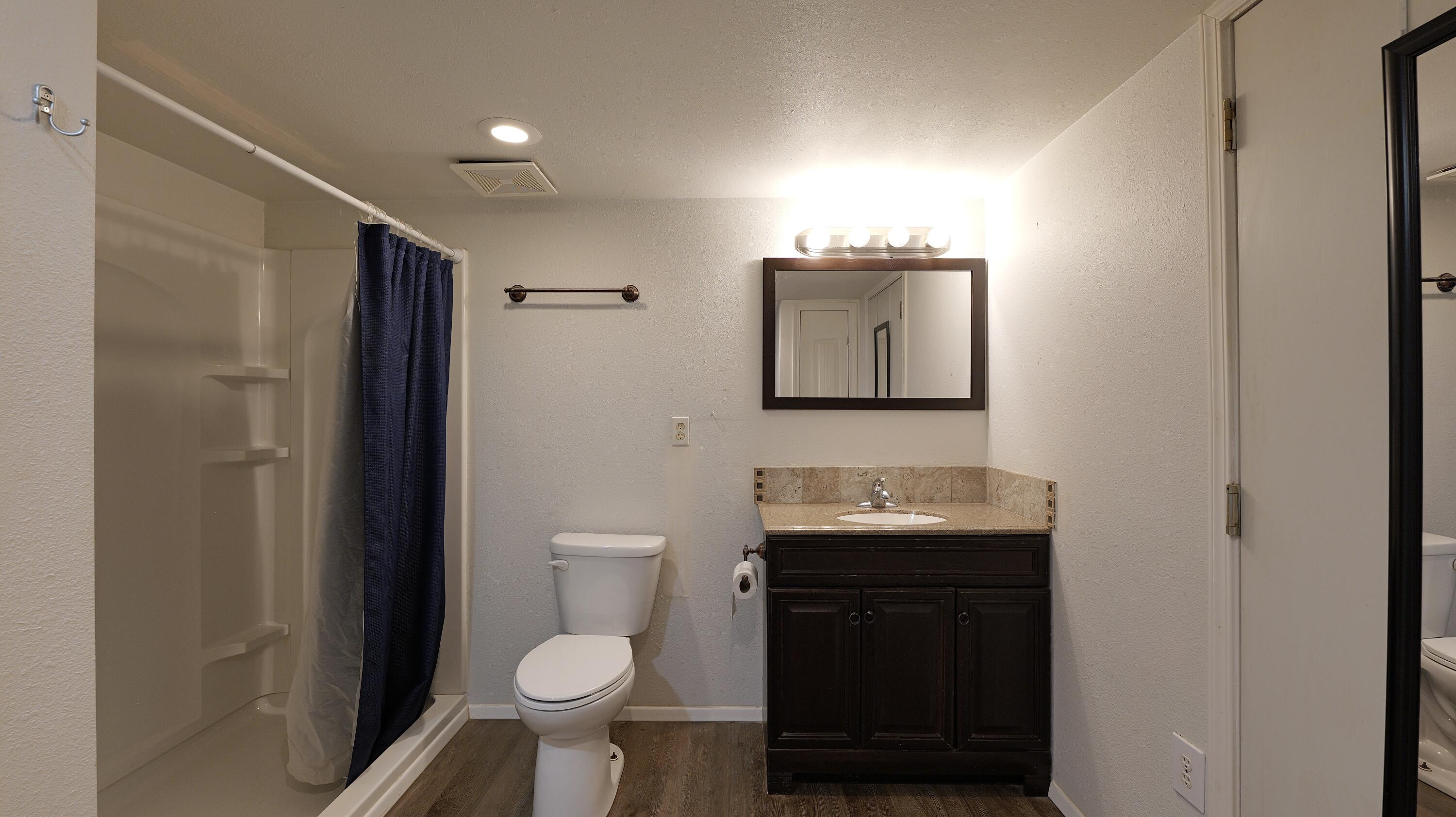 509 Derby Road Eagle Point, OR 97524 - Photo 19 of 49 Primary Bathroom