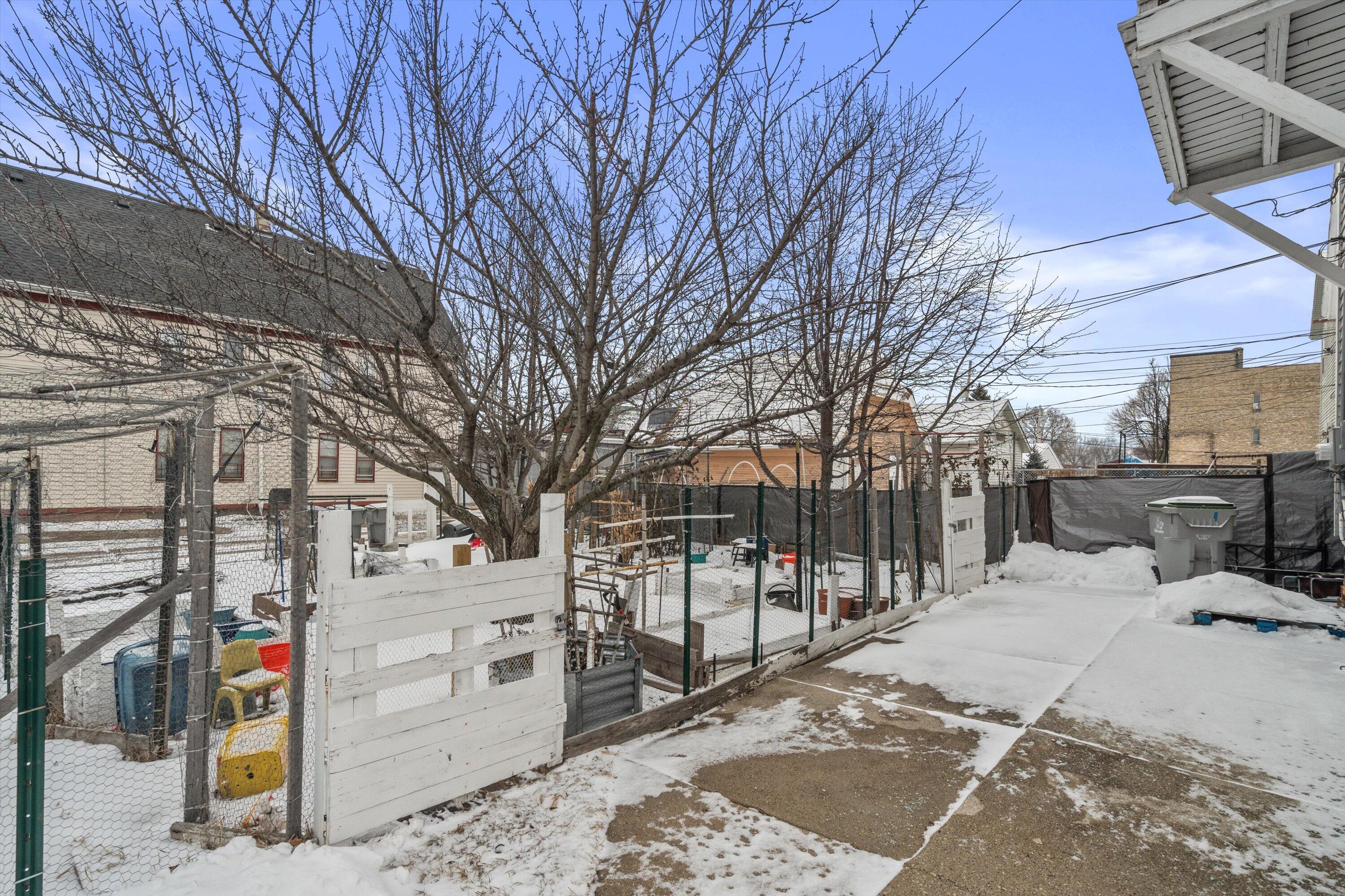 1932 West Brown Street, Unit 1934 Milwaukee, WI 53205 - Photo 4 of 19 04-DSC05878